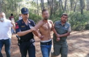 Ormanı yakarken suçüstü yakalandı!