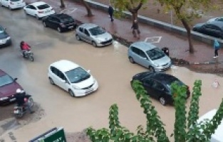 Dikili'de sağanak yağış etkili oldu!