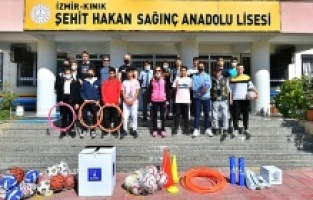 Büyükşehir'den Bergama ve Kınık'a spor desteği!