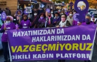 Dikili Kadın Platformu: "Bu sömürü düzenini kabul etmiyoruz"