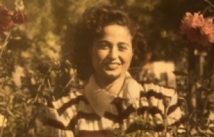 Bergamalı yardımsever, öğrencilerin resimlerinde hayat buluyor!