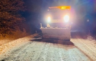 Büyükşehir'den, Bergama ve Kınık'ta kar ve buzla mücadele