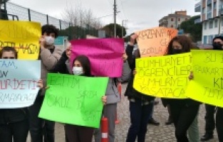 Bergama’da okul isyanı! “Kazanarak geldik, zorla gitmeyeceğiz”