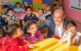 İzmir Büyükşehir Belediyesi Kınık'ta 'Masal Evi' açıyor