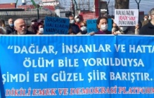 Dikili'de, savaş karşıtları 'barış' için haykırdı!