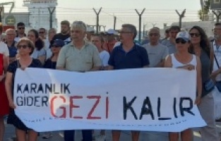 Dikili'de gezi anması; "Gezi halktır, yargılanamaz"