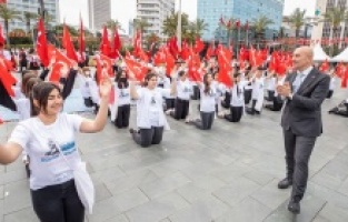 İzmir’de coşkulu 19 Mayıs kutlaması
