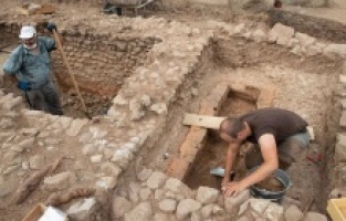 Bergama'da, "Kuş Kahini Markos"un mezarı bulundu!