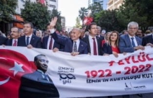 Cumhuriyet Meydanı’nda 100. yıl şöleni 