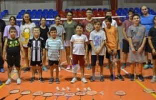 Sporda Dikili’nin yükselen branşı; “Badminton”