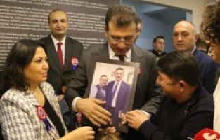 Aydın İleri'nin adı, Muzaffer İzgü Kütüphanesi'nde yaşayacak!