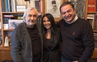 Usta tiyatrocu için şarkı yazdı; "Komikler ağlamaz"