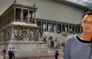 Bergama'ya Zeus Sunağı’nın iadesini önerdi!