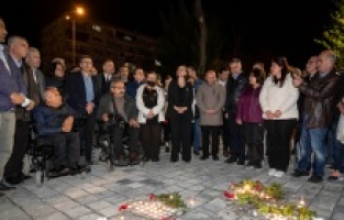 Depremde yitirilen canlar için İzmir’den “sessiz çığlık” yükseldi