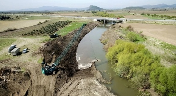 Bakırçay Ovası’nda kuraklık alarmı: Çiftçiler su kısıtlamasına tepkili