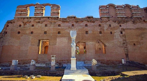 "Kızıl Avlu" kapılarını açıyor!