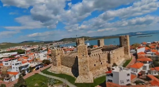 700 yıllık bir bekçi; Çandarlı Kalesi