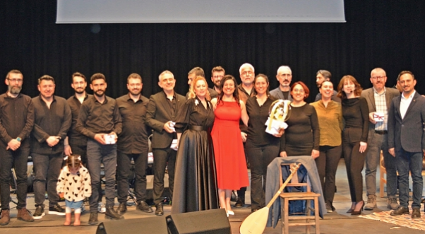 Bergama’da Bozkırın Tezenesi unutulmadı: "İnsan ölür ama ruhu ölmez"