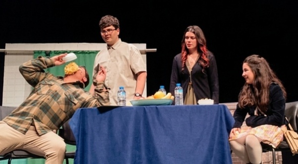 Bergamalı çocuklar sahneyi salladı! Oyun sonunda alkış tufanı koptu