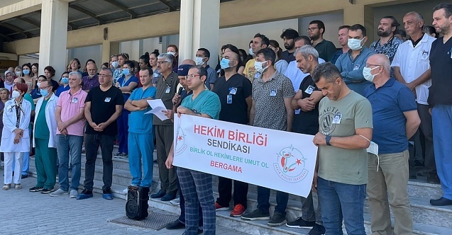 Bergama'da, sağlıkta şiddet protesto edildi!