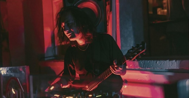 Gitar virtüözü Ali Deniz Kardelen'den "Vice City" ile müzikte yepyeni bir boyut!