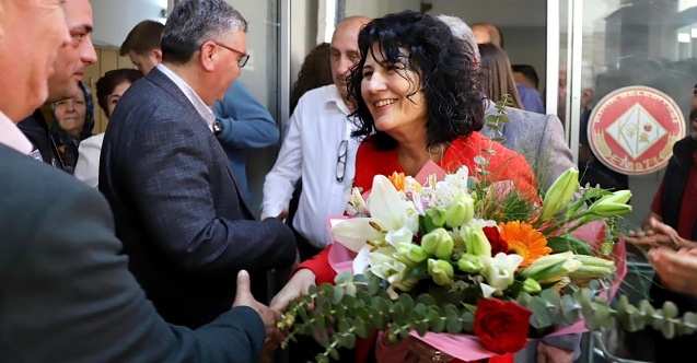 Kınık'ta CHP'li Bodur göreve başladı, törene AKP'li Doğruer katılmadı!