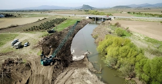 Bakırçay Ovası’nda kuraklık alarmı: Çiftçiler su kısıtlamasına tepkili
