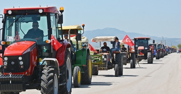 Bergamalı çiftçilerden İmamoğlu'na traktörlü destek!