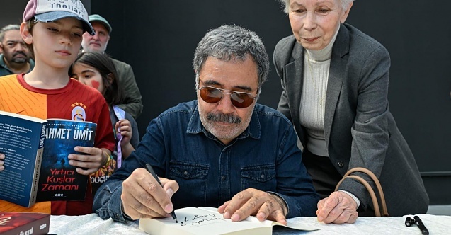 Edebiyatın usta isimleri İzmirli kitapseverlerle buluştu...