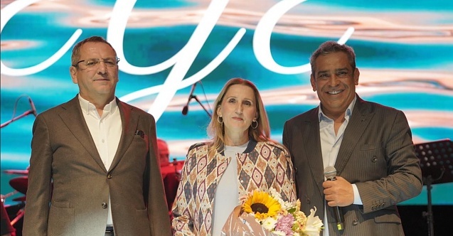 20. Ayvalık Uluslararası Zeytin Hasat ve Turizm Festivali’nde müzik dolu gece...