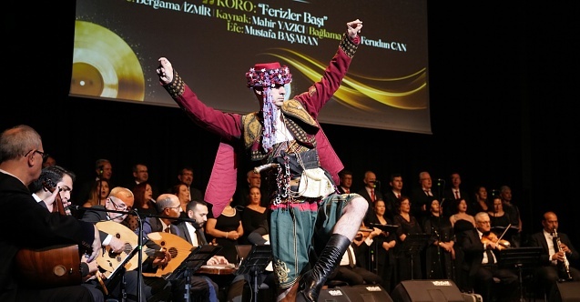 Şarkılar "Bergama Ticaret Odası'nın 100. Yılı" için söylendi