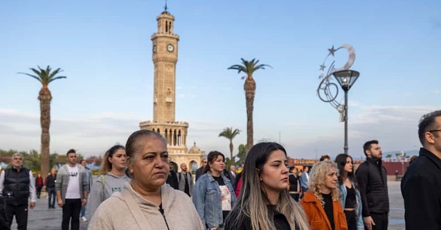 İzmir hayat 09.05’te durdu