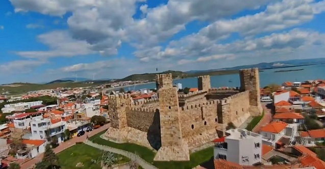 700 yıllık bir bekçi; Çandarlı Kalesi