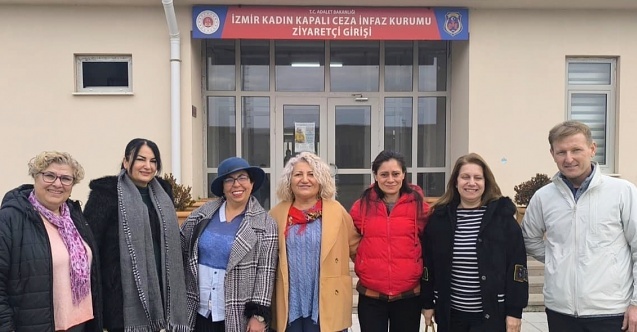 Dikili Umut Tiyatrosu umudu sahneye taşıyor!