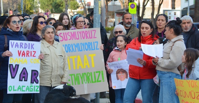 Bergama’da Kadınlar 8 Mart’ta sokaktaydı: "Eşit iş, eşit ücret, özgür yaşam!"