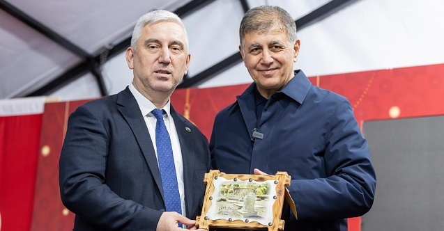 Bergama’nın iftar sofrası Tıp Bayramı'nda doktor başkanları buluşturdu