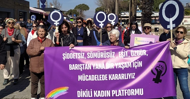 Dikili’de kadınlar meydanlara indi: "Karanlığa teslim olmayacağız"