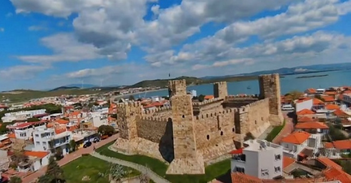 700 yıllık bir bekçi; Çandarlı Kalesi