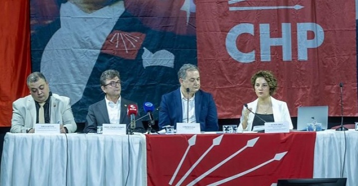 Konak'ta Romanlar için 'Eşitlik ve Demokrasi' paneli