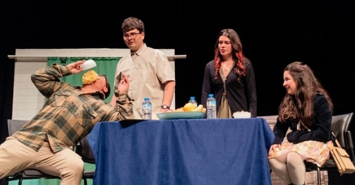 Bergamalı çocuklar sahneyi salladı! Oyun sonunda alkış tufanı koptu